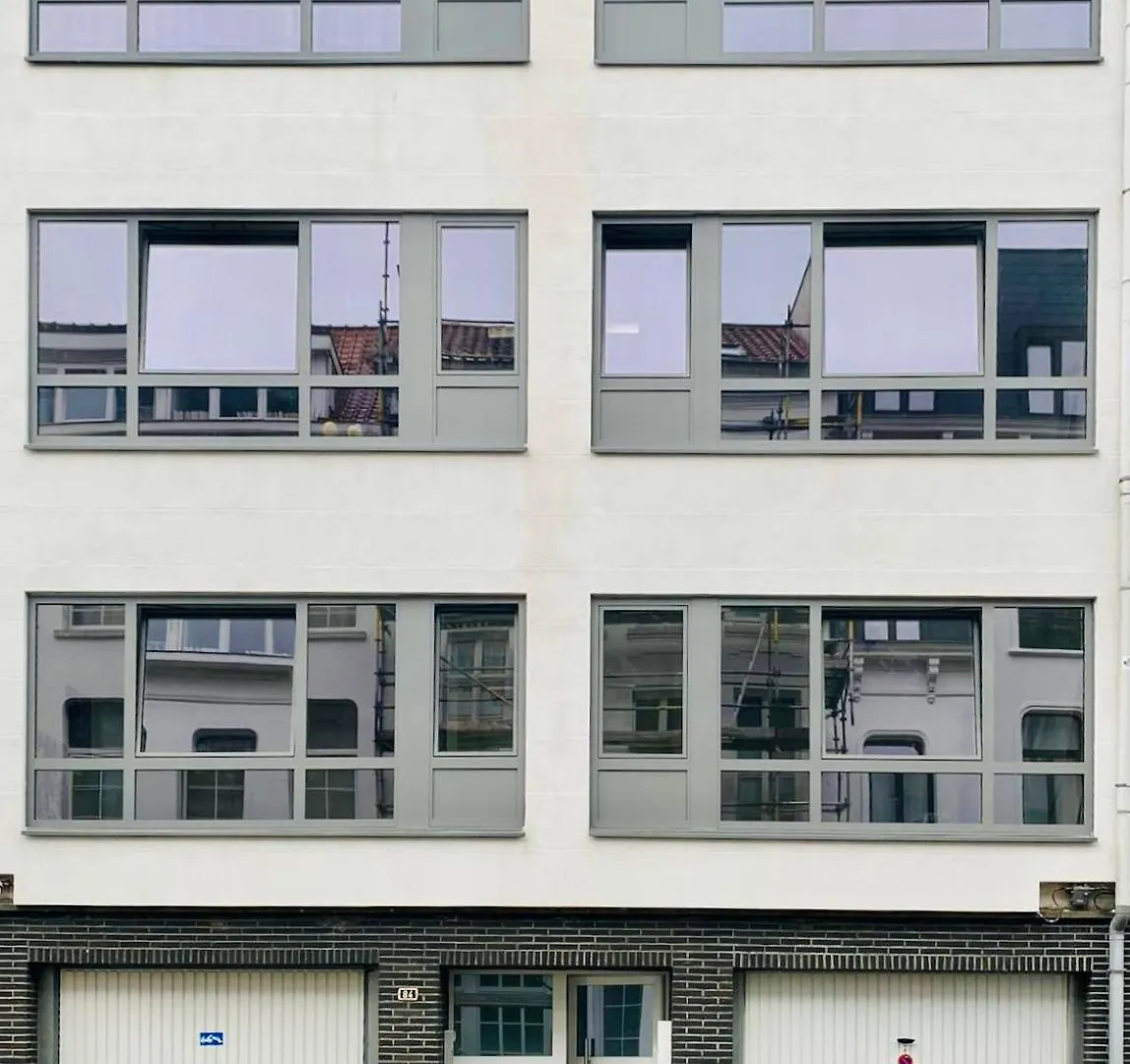 De Studio, Oase Van Rust En Romantiek In De Stad. Antwerp Apartment